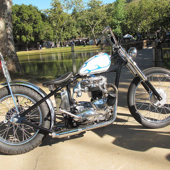 A photo of the right side of the blue and white bike discussed in this post.