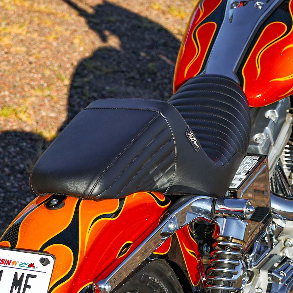 dyna motorcycle with le pera seat